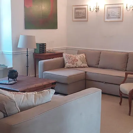 Margaretha Apartment *